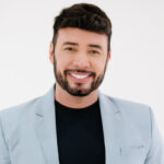 Gustavo Godoy Se Consolida como Grande Nome do Entretenimento de Londrina: Vencedor em Duas Categorias no Prêmio Melhores do Ano